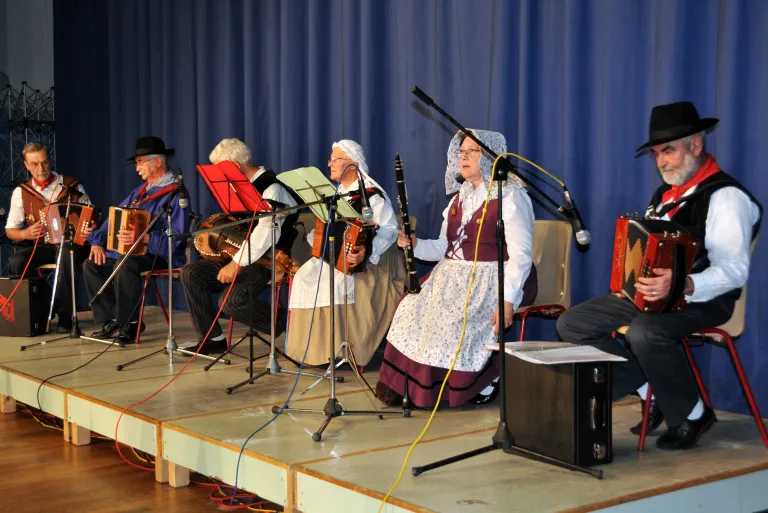 Les musiciens ont joué pendant une heure Les musiciens ont joué pendant une heure
